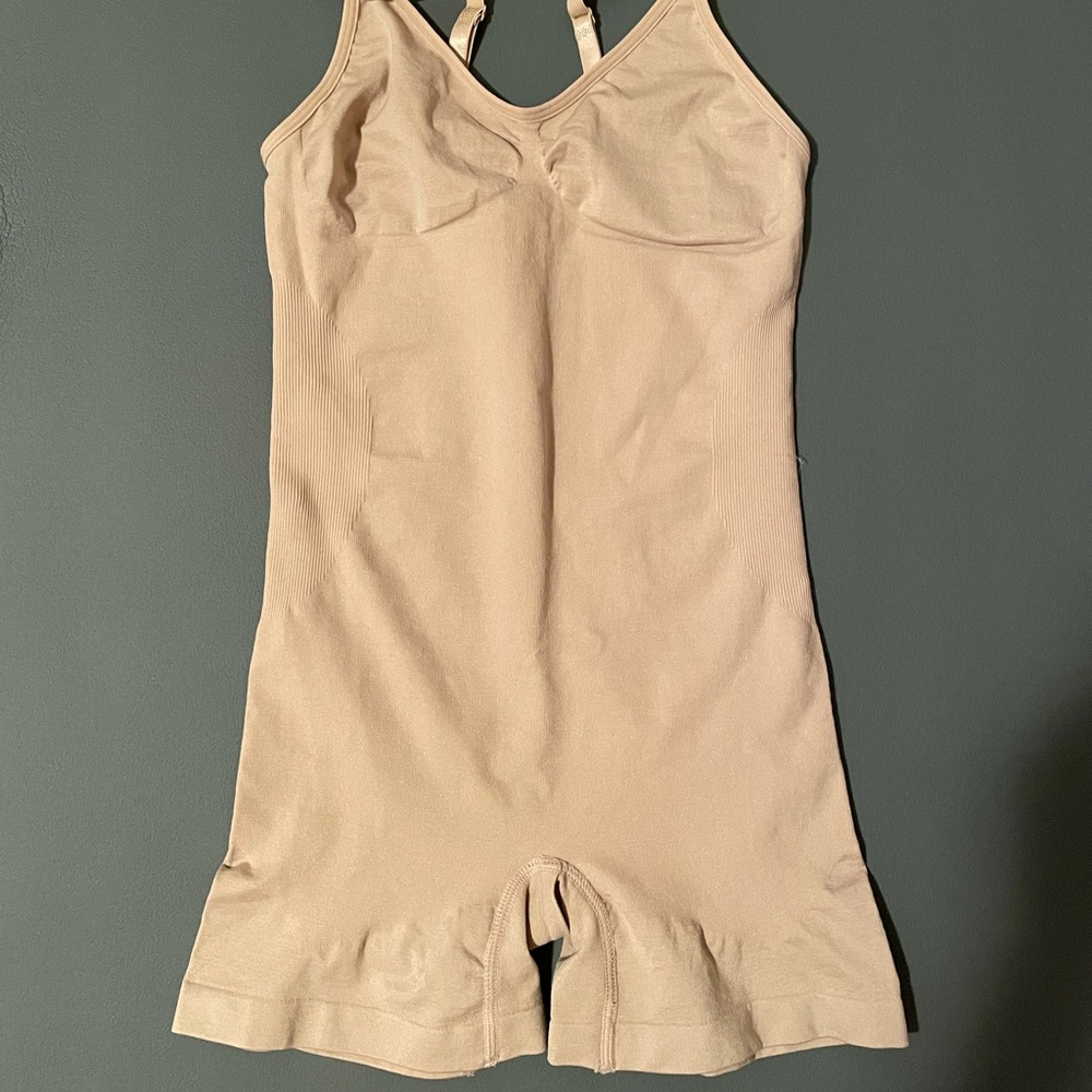 Never worn!!! Nude shape wear